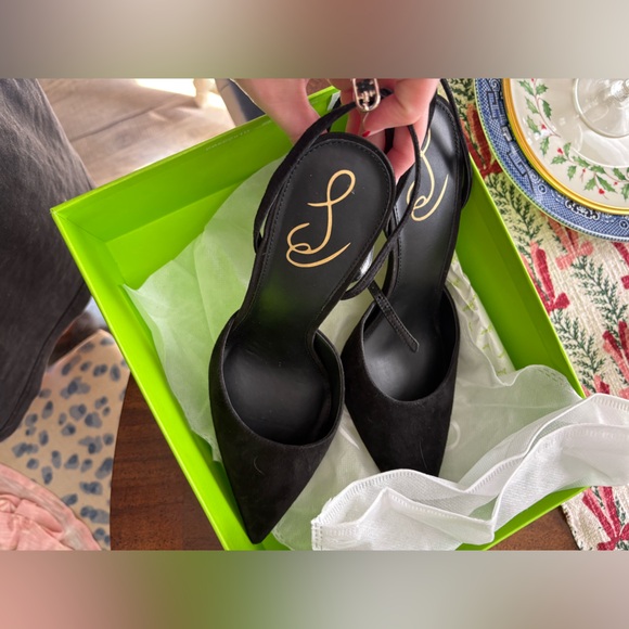 Gently used Sam Edelman Avril, Black Suede Heels - Picture 3 of 6